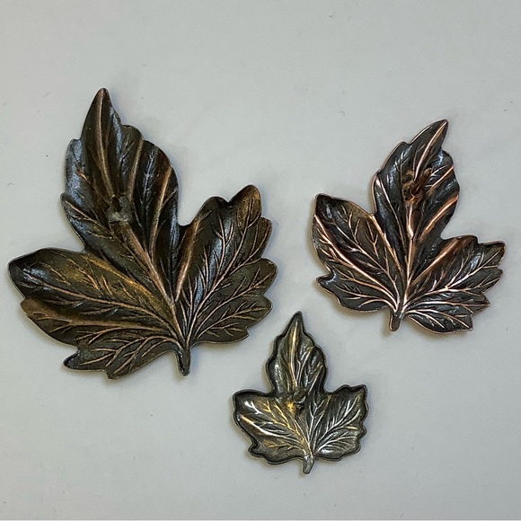 Set of 3 Lapel Pin Leaves - Picture 5 of 7